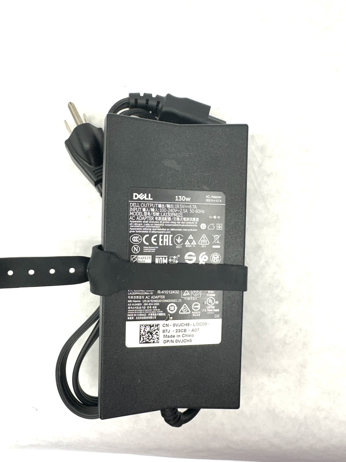 Dell Latitude 3570 Intel i5-6200U, 2.3Ghz 4GM RAM 500GB SATA HHD WIN 10P Charger
