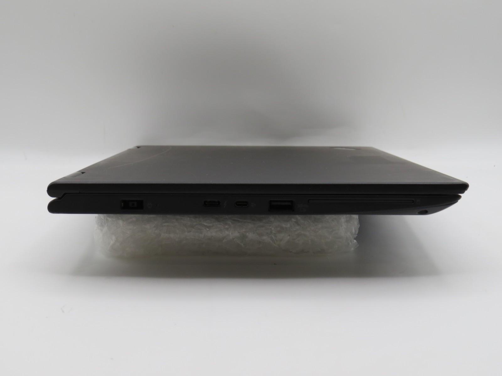Lenovo ThinkPad X380 Yoga i5-8250U @ 1.6GHz 8GB / 256GB No OS/AC *REPAIR*