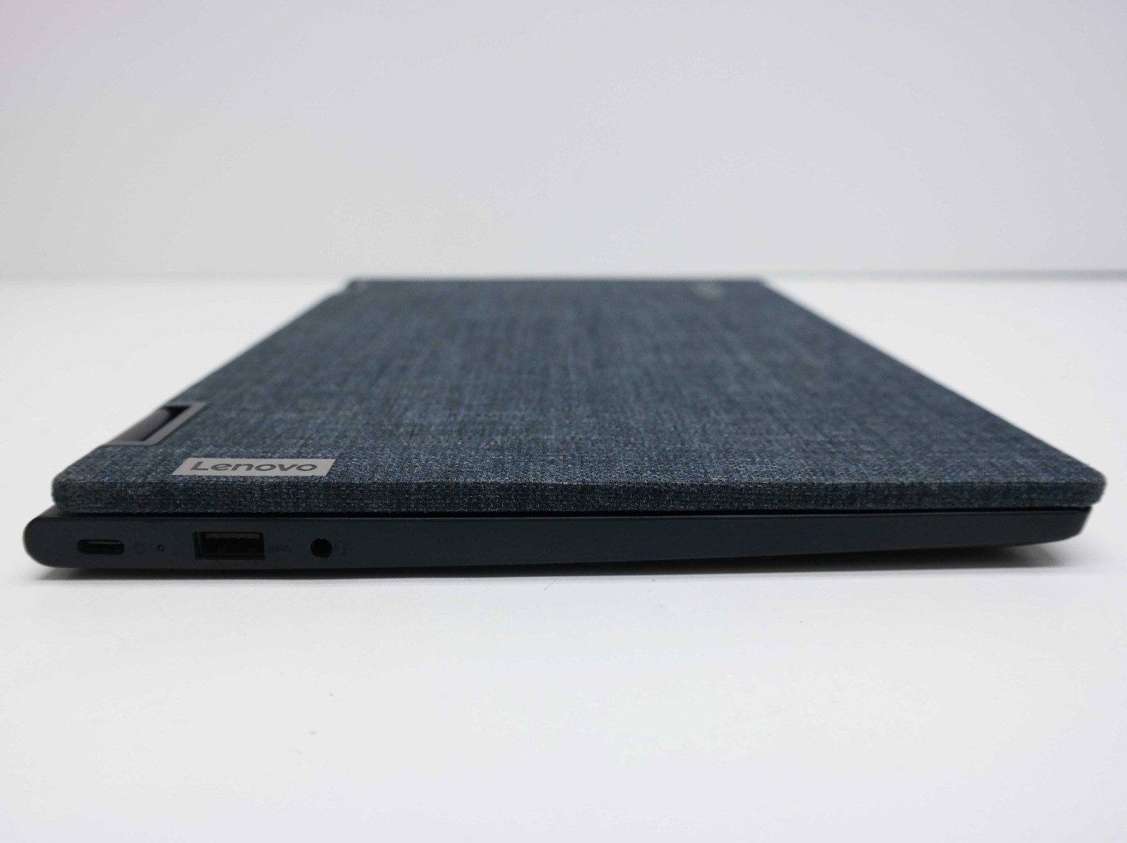 Lenovo Yoga 6 13.3″ AMD Ryzen 7 5700U 16GB 512GB SSD Abyss Blue