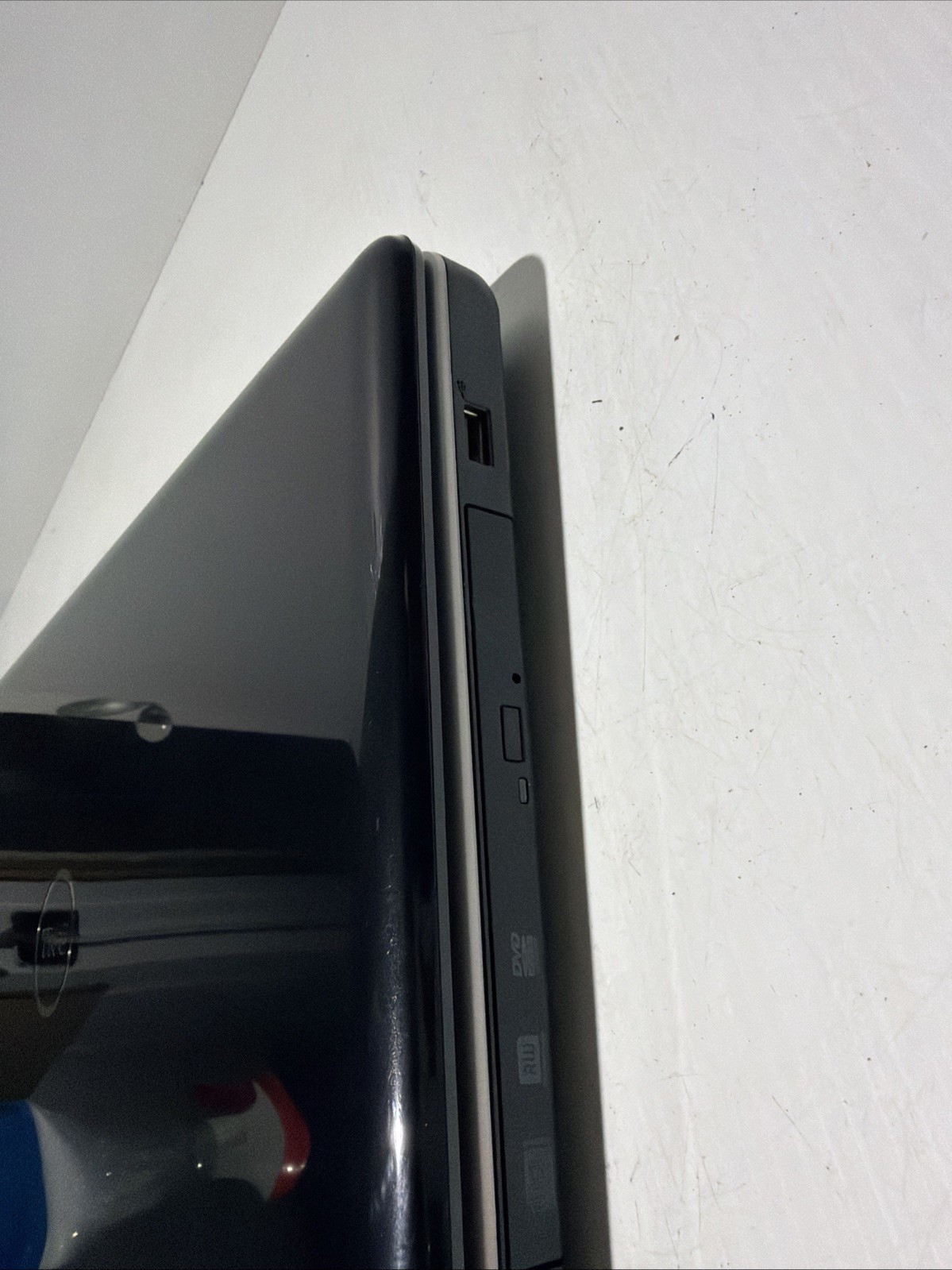 Dell Inspiron 1750 17″ Laptop Core 2 Duo T6600 2gb Ram NO Drives Boots Bios