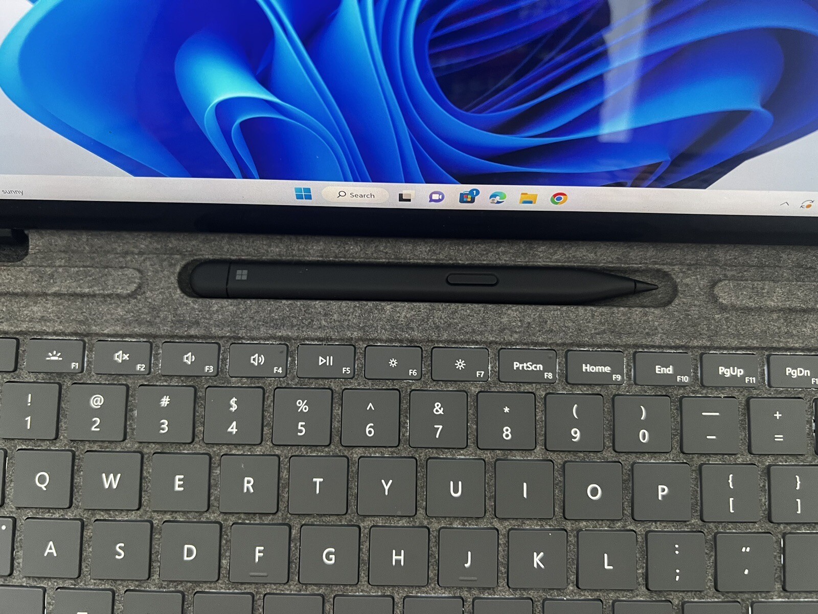 Microsoft Surface Pro 8 13″ (256GB SSD, Intel Core i5 11th Gen., 2.40 GHz, 8GB)