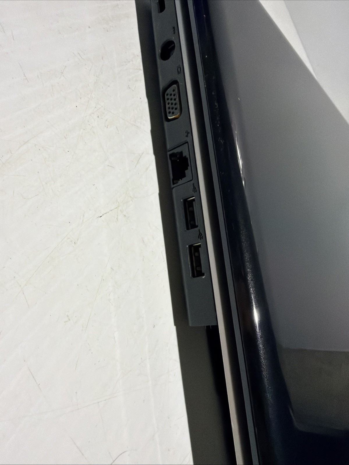 Dell Inspiron 1750 17″ Laptop Core 2 Duo T6600 2gb Ram NO Drives Boots Bios