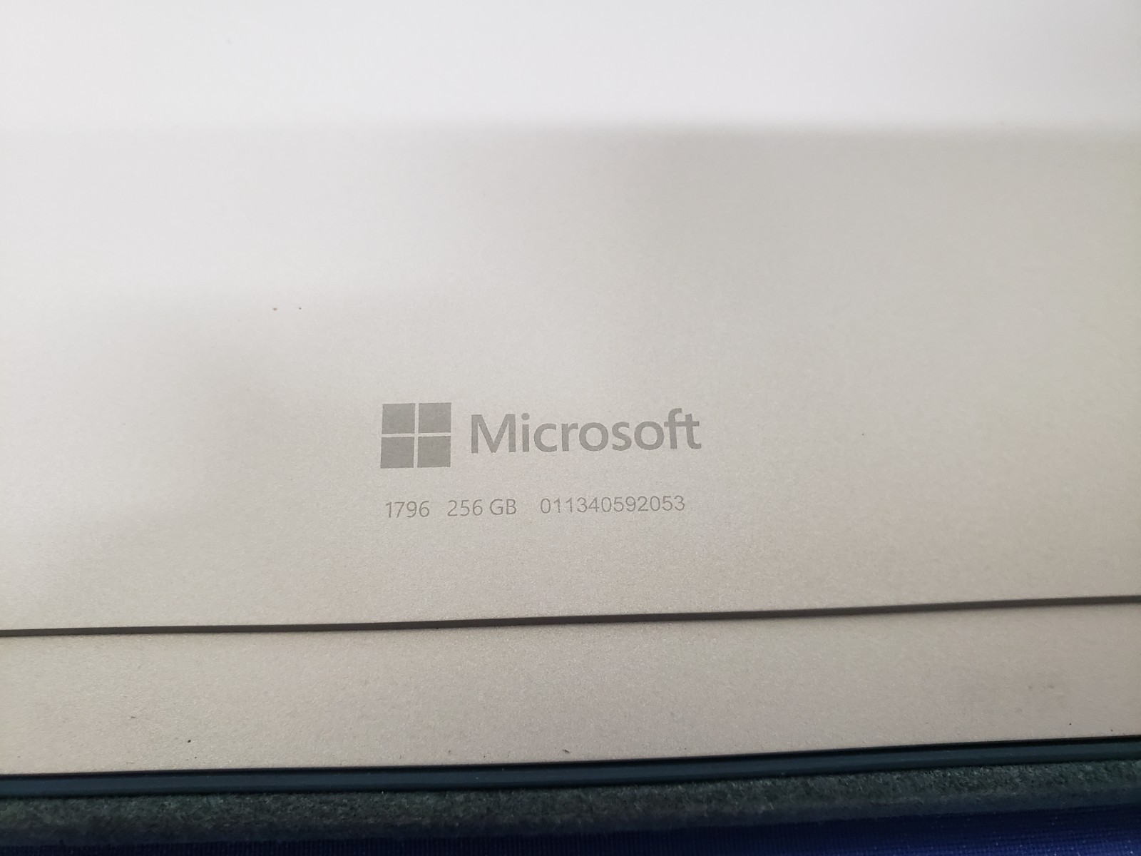 Microsoft Surface Pro 6 1796 Core i5-8350U @1.70GHz |8GB RAM |256GB SSD *No AC