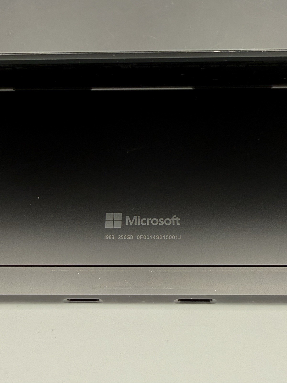 Microsoft Surface Pro 8 13” – i5 11th Gen | 8GB RAM | 256GB SSD (READ DESC) 39C