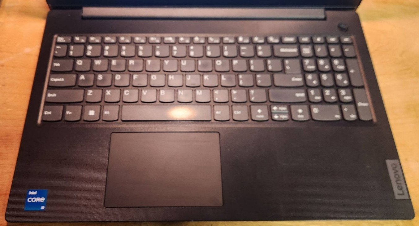 Lenovo V15 G4 Core i5 8GB RAM 256GB M.2 WIN11 WITH CHARGER