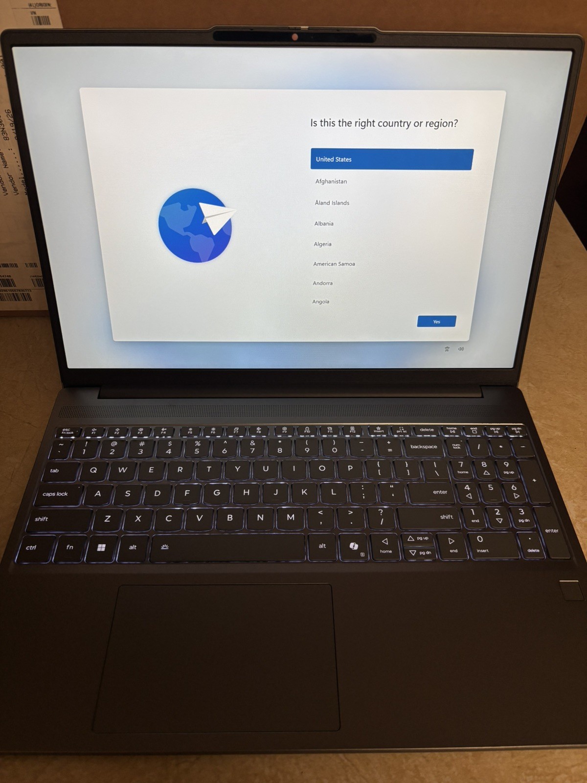 Lenovo IdeaPad Slim 3 15Q8X10 15.3″ Snapdragon X 8-Core 16GB RAM 256GB SSD