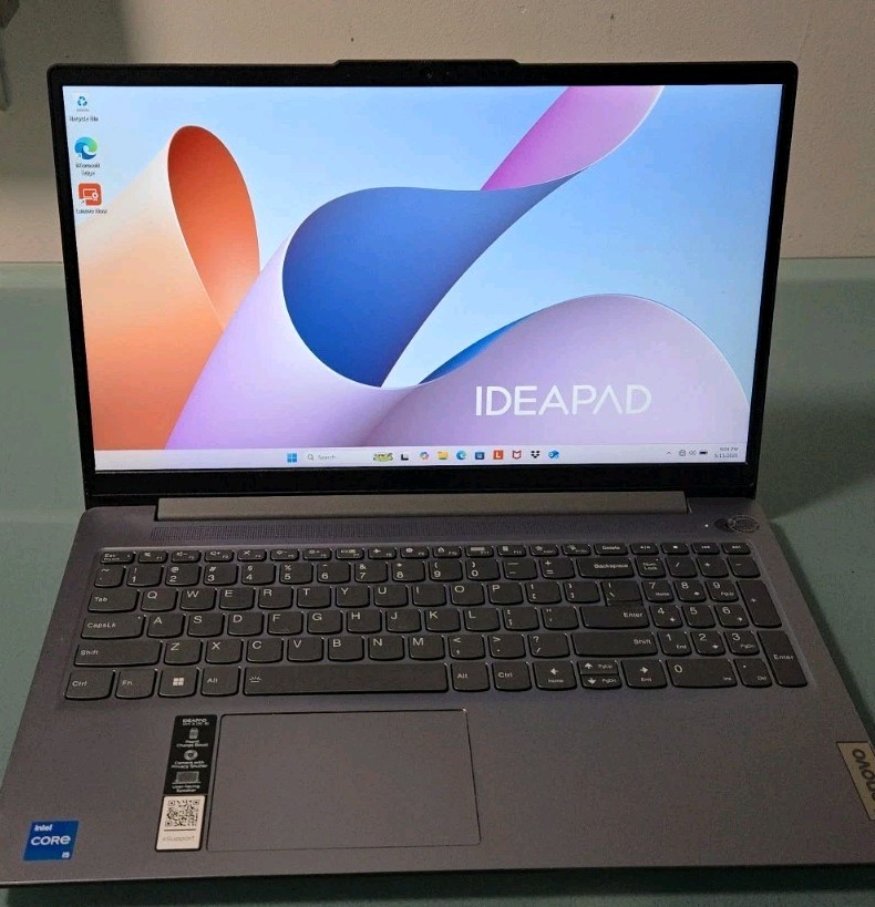 Lenovo IdeaPad Slim 3 15IRU8 I3-1305U@1.20GHZ, 8GB, 256GB