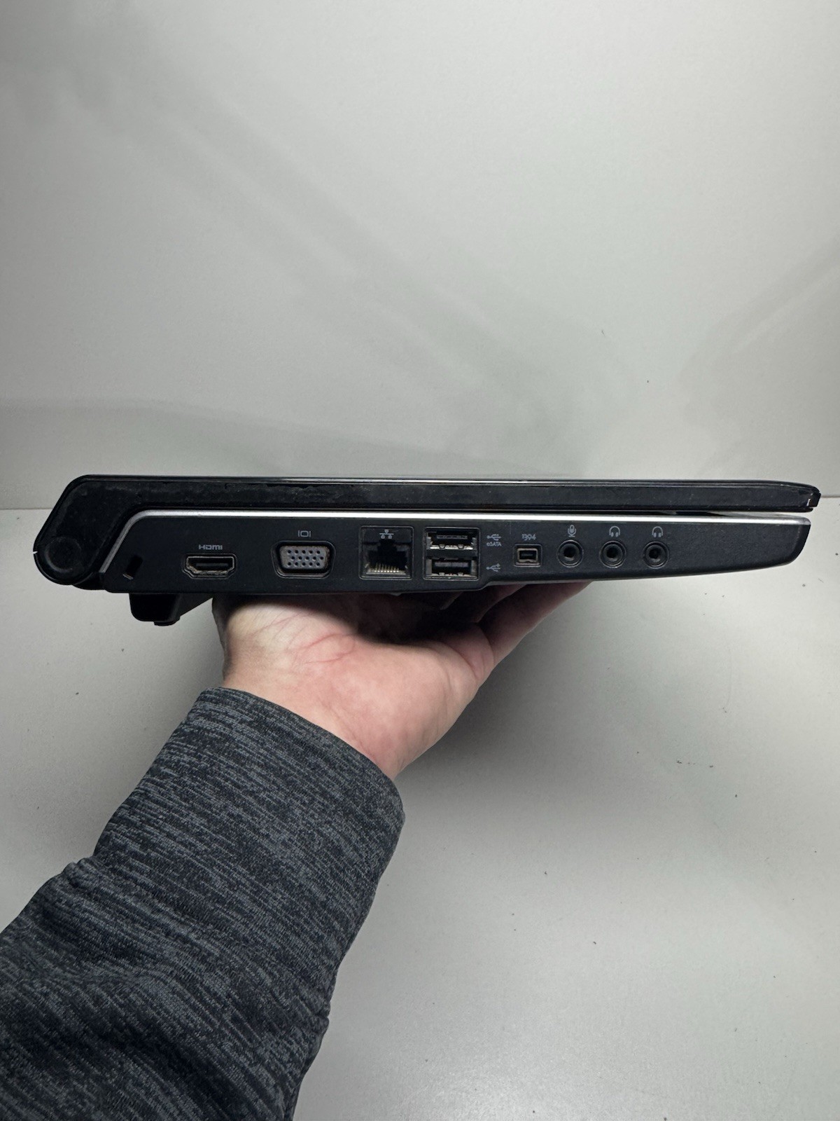 Dell Studio 1555 Laptop PP39L Vista Business OEM Untested Parts or Repair Only