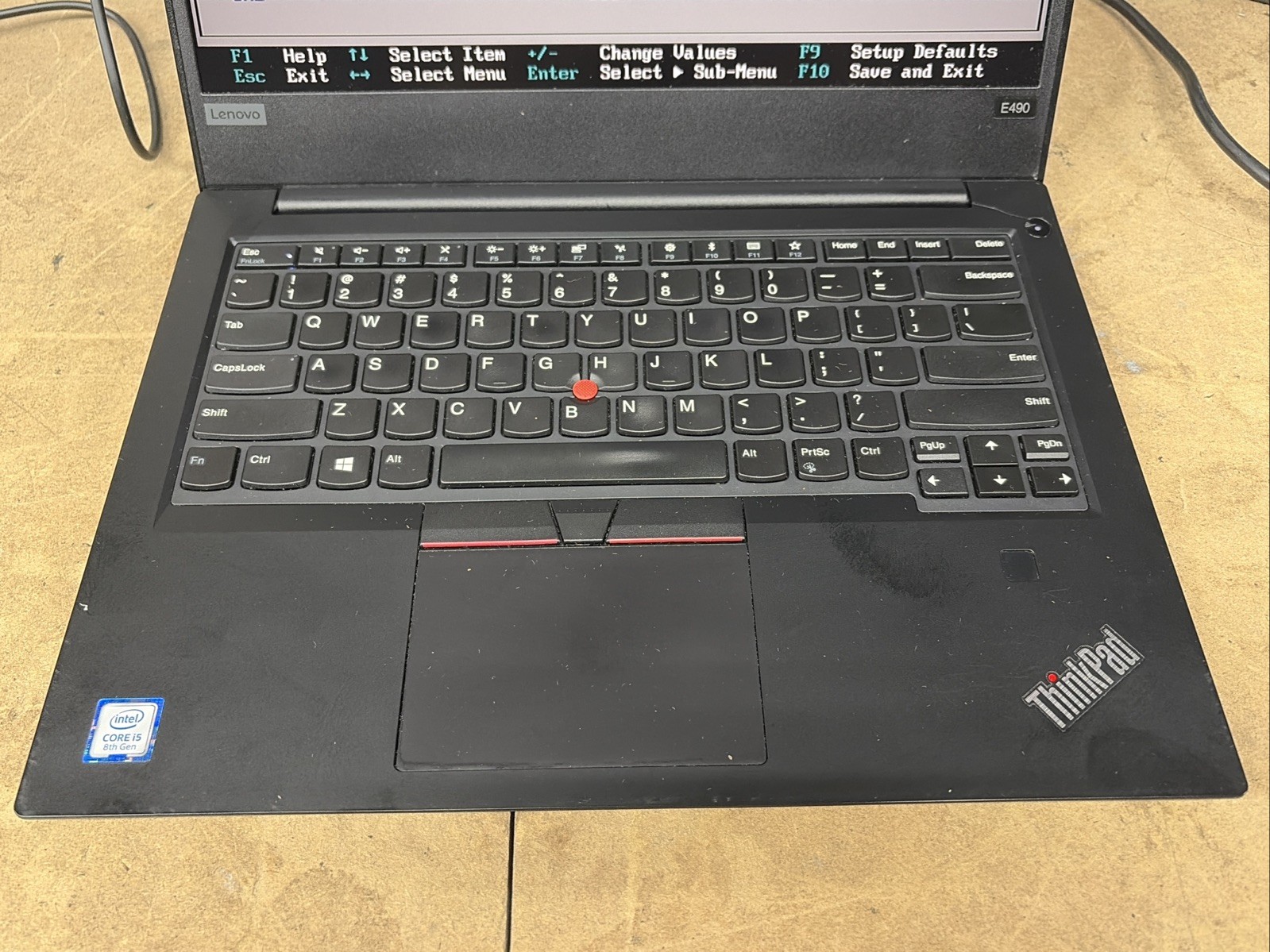 Lenovo ThinkPad E490 14″ FHD i5-8265U 8GB RAM No OS