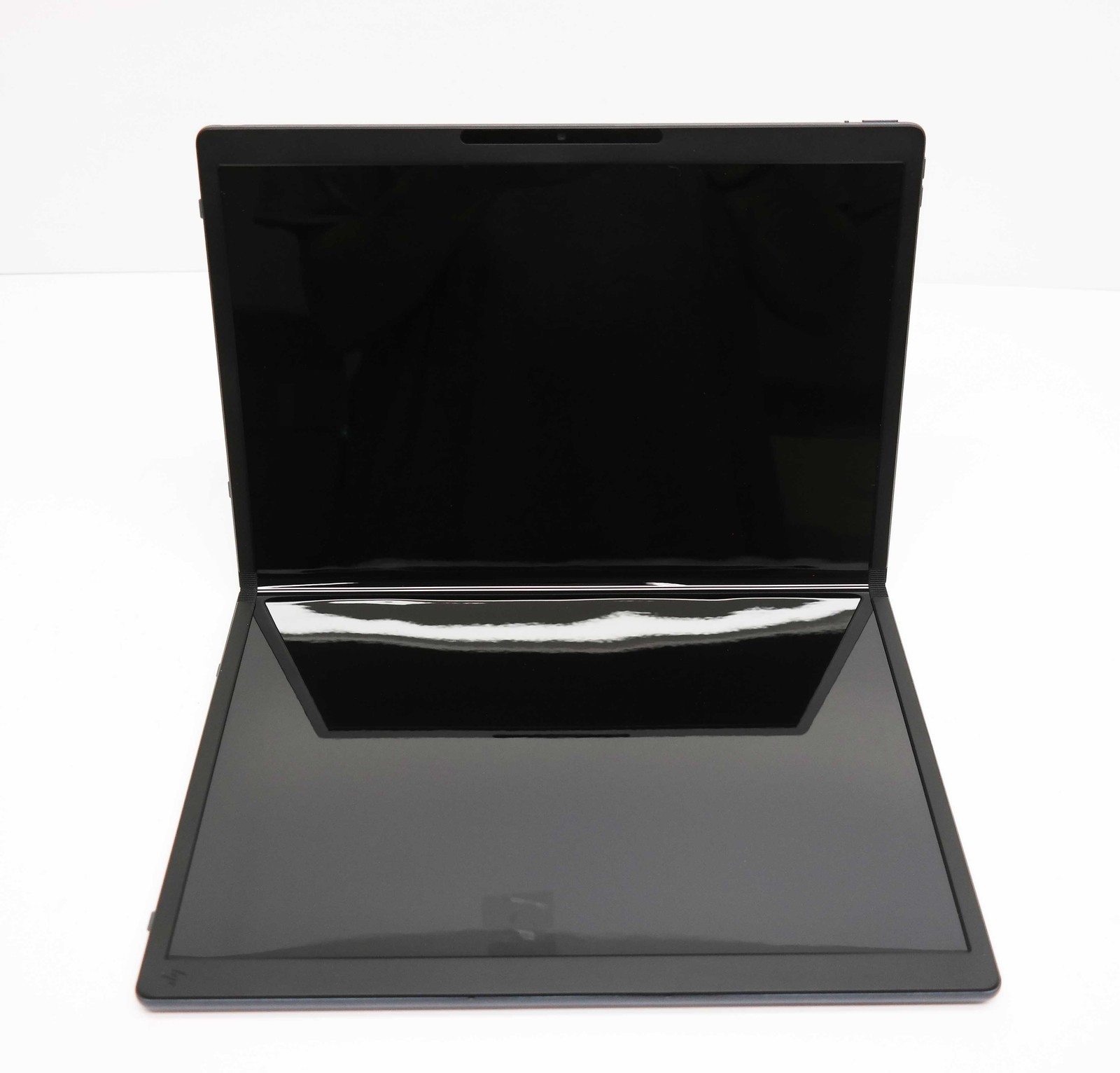 HP Spectre 3-in-1 17″ Foldable Laptop Core i7-1250U 16GB 1TB