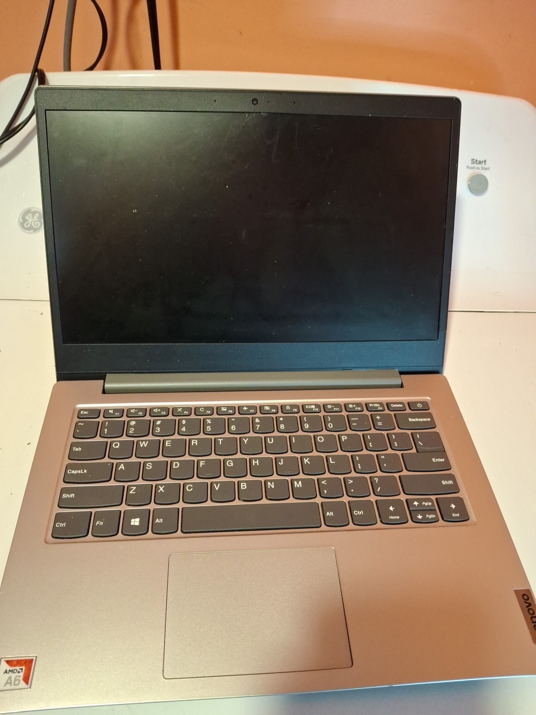 Lenovo IdeaPad Slim 81VS Laptop 14″ Display AMD A6-9220E 1.6GHz 4GB RAM 64GB SSD