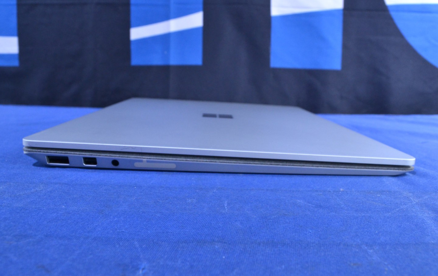 Microsoft Surface Laptop 2 1769 i5-8350U/ 8GB/ 128GB/ Win 11 (J070103)