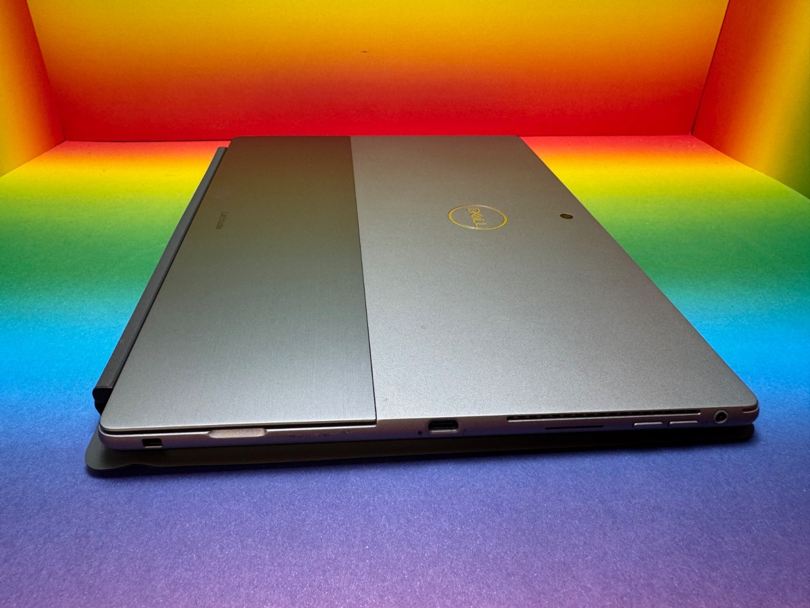 Dell Latitude 7320 2-in-1 LTE eSIM i5-1140G7 8GB 256GB 13″ DE Win11Pro FID ST
