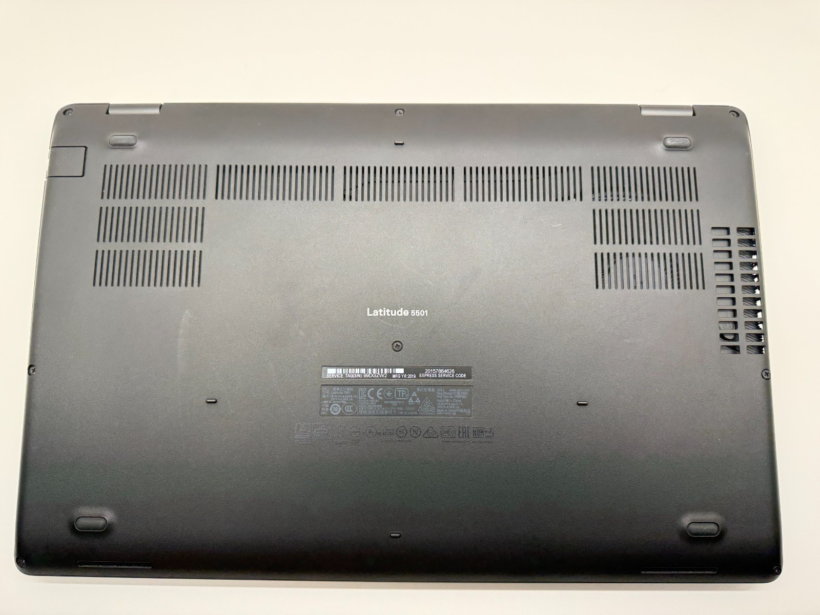 Dell Latitude 5501 15.6″ FHD i5-9400H 8GB RAM 256GB M.2 NVME SSD Win 11 Pro W/AC