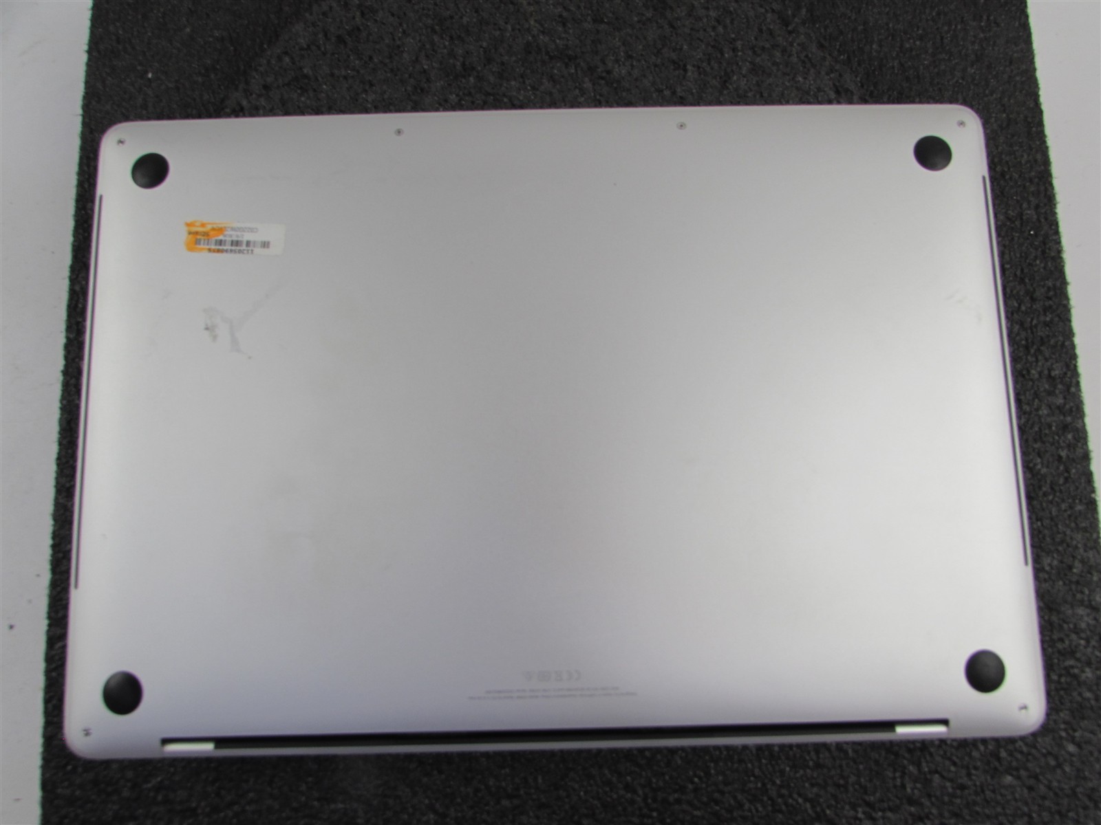 APPLE MACBOOK PRO A1990 3072X1920 I9-9980Hk 1TB SSD 32GB RAM AMD GPU NO O.S