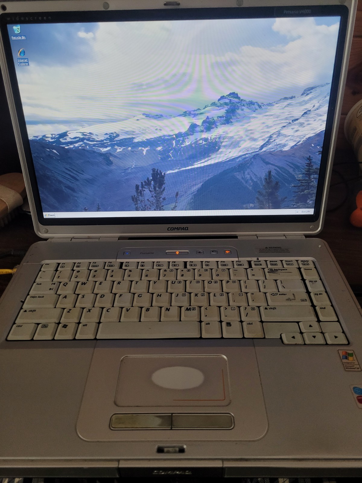Compaq Presario V4000 Windows XP Laptop w/charger & battery (Read, No AC Cord)