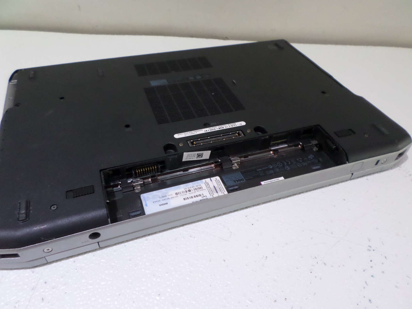 Dell Latitude E6530 – Intel Core i5-3210M, No RAM/HDD/Bat, Dead Pixels – PARTS