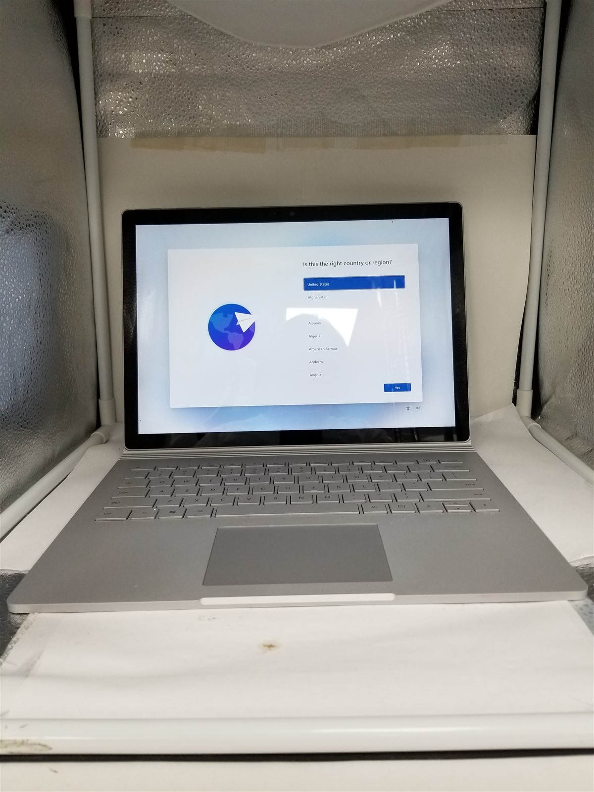 Microsoft Surface Book 2 Core i5 13.5″ 8GB/256GB Silver See Details VD6235