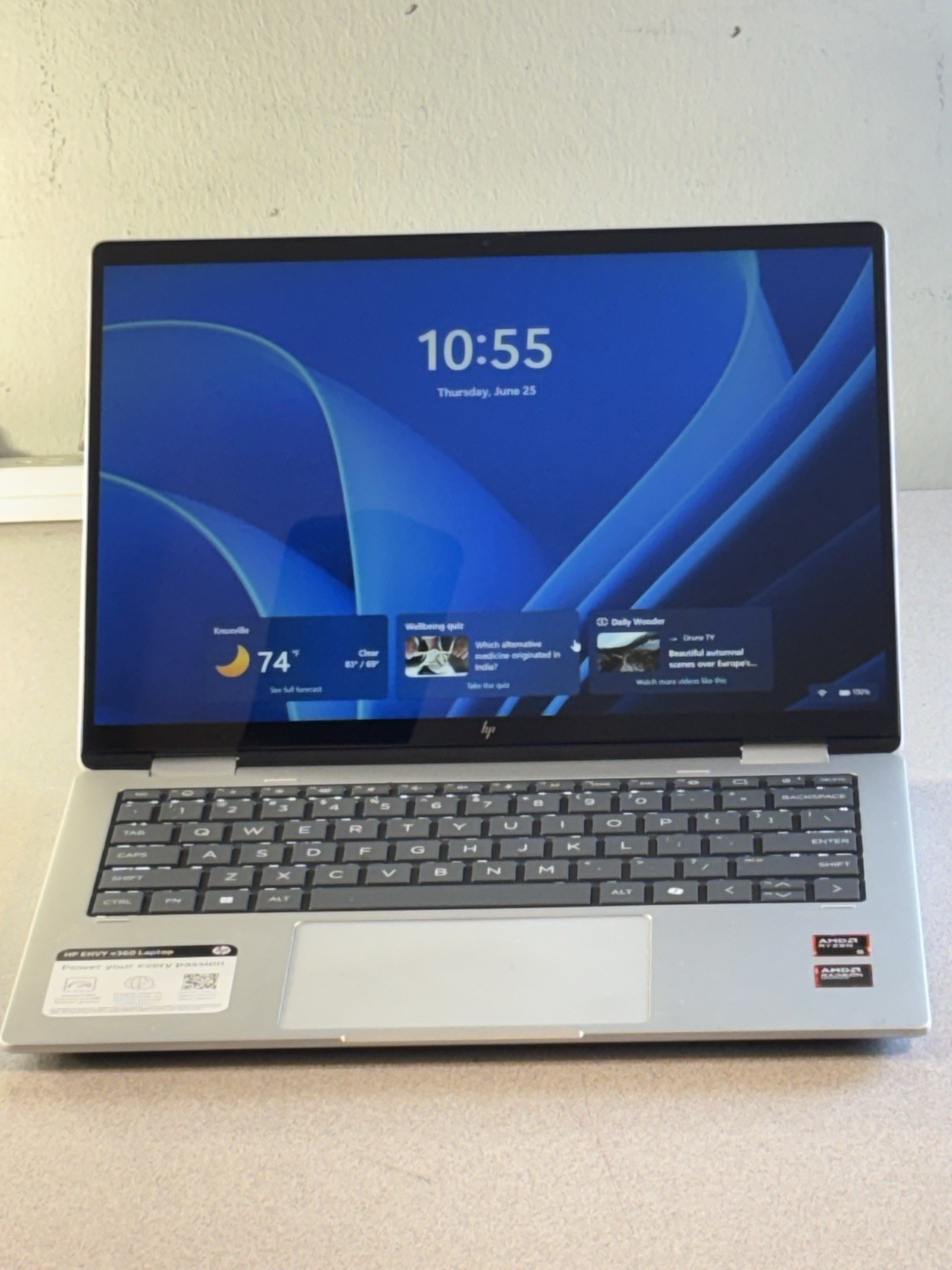 HP Envy X360 2-in-1 14| Ryzen 5 8650HS Radeon 760M Gr 16GB RAM 512GB SSD Touchs