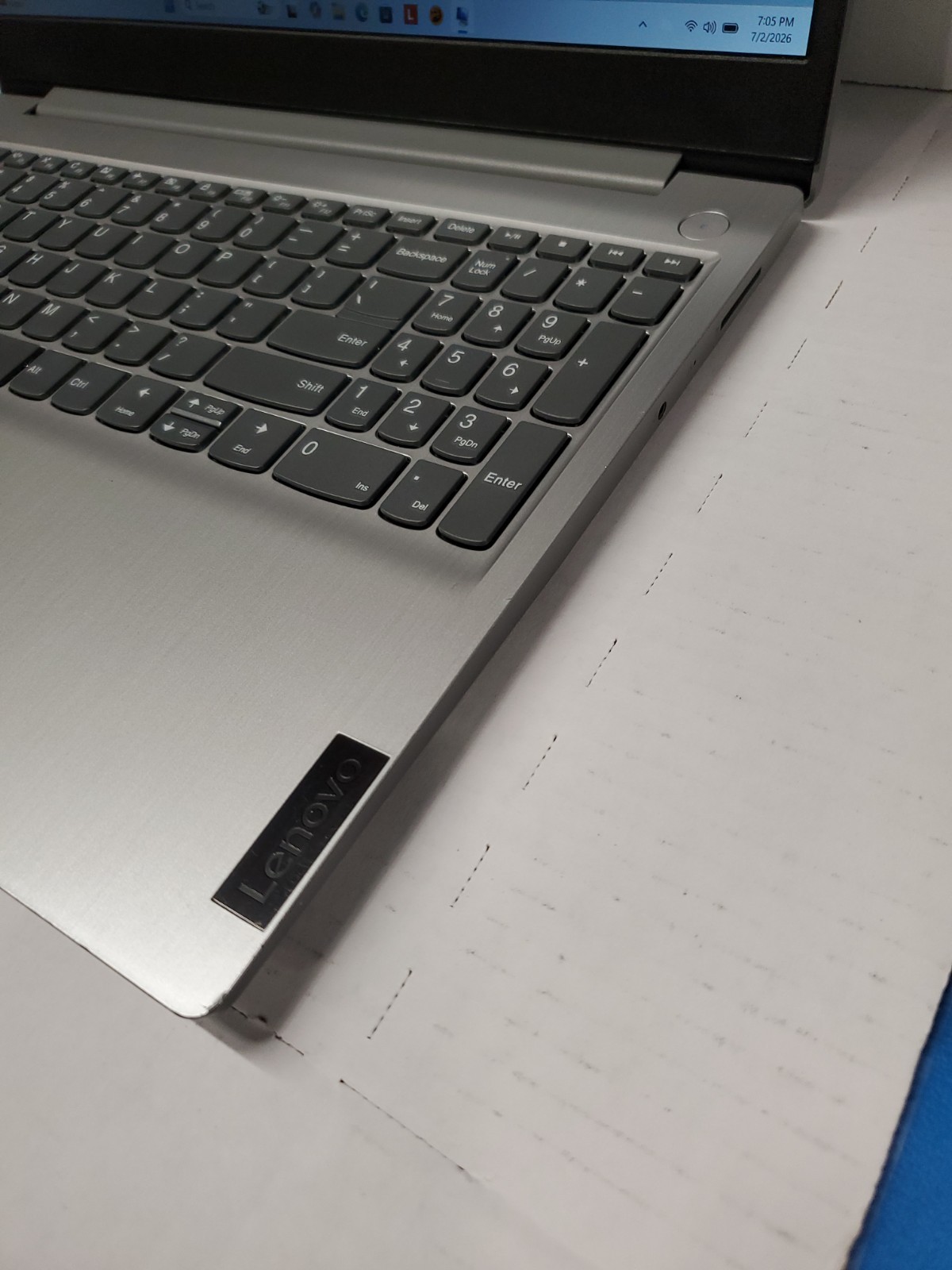 Lenovo IdeaPad 3 15IIL05 Laptop I3-1005G1, 8GB RAM, 256GB NVMe, Windows 11 Home