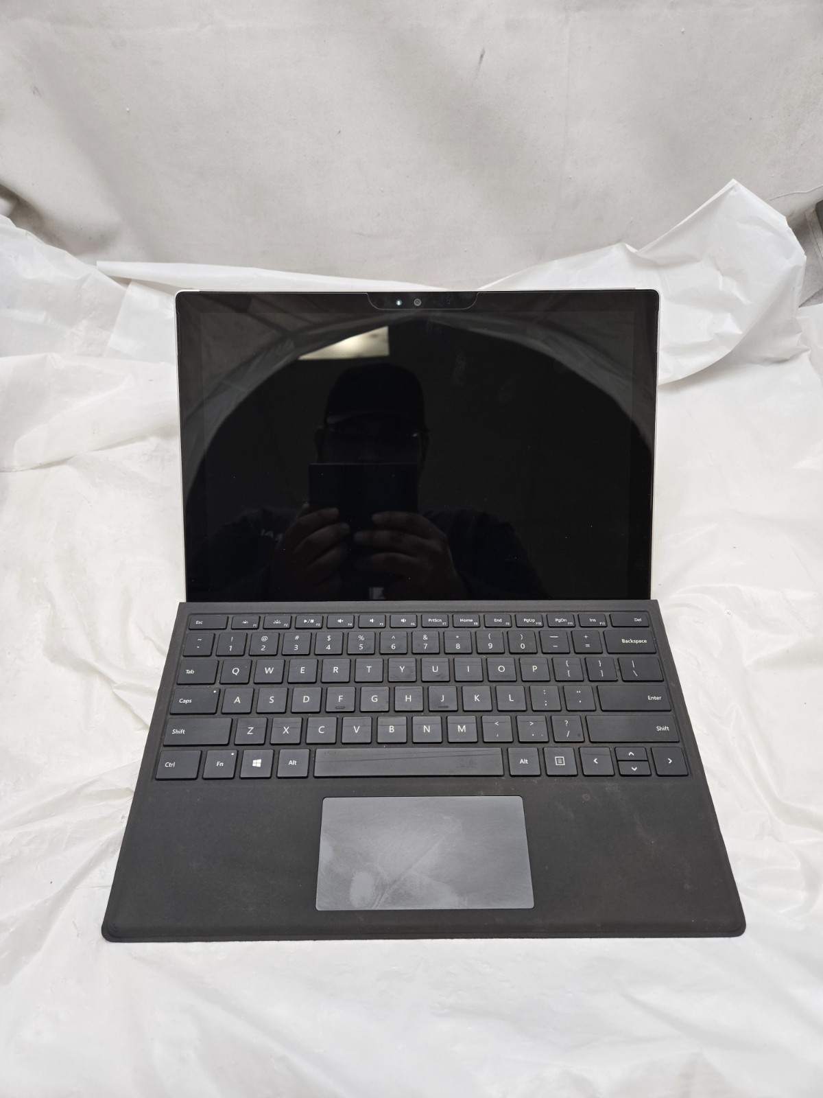 Microsoft Surface Pro 4 : I7-6650U 2.2GHz : 16GB : 256GB SSD : No OS : Tested