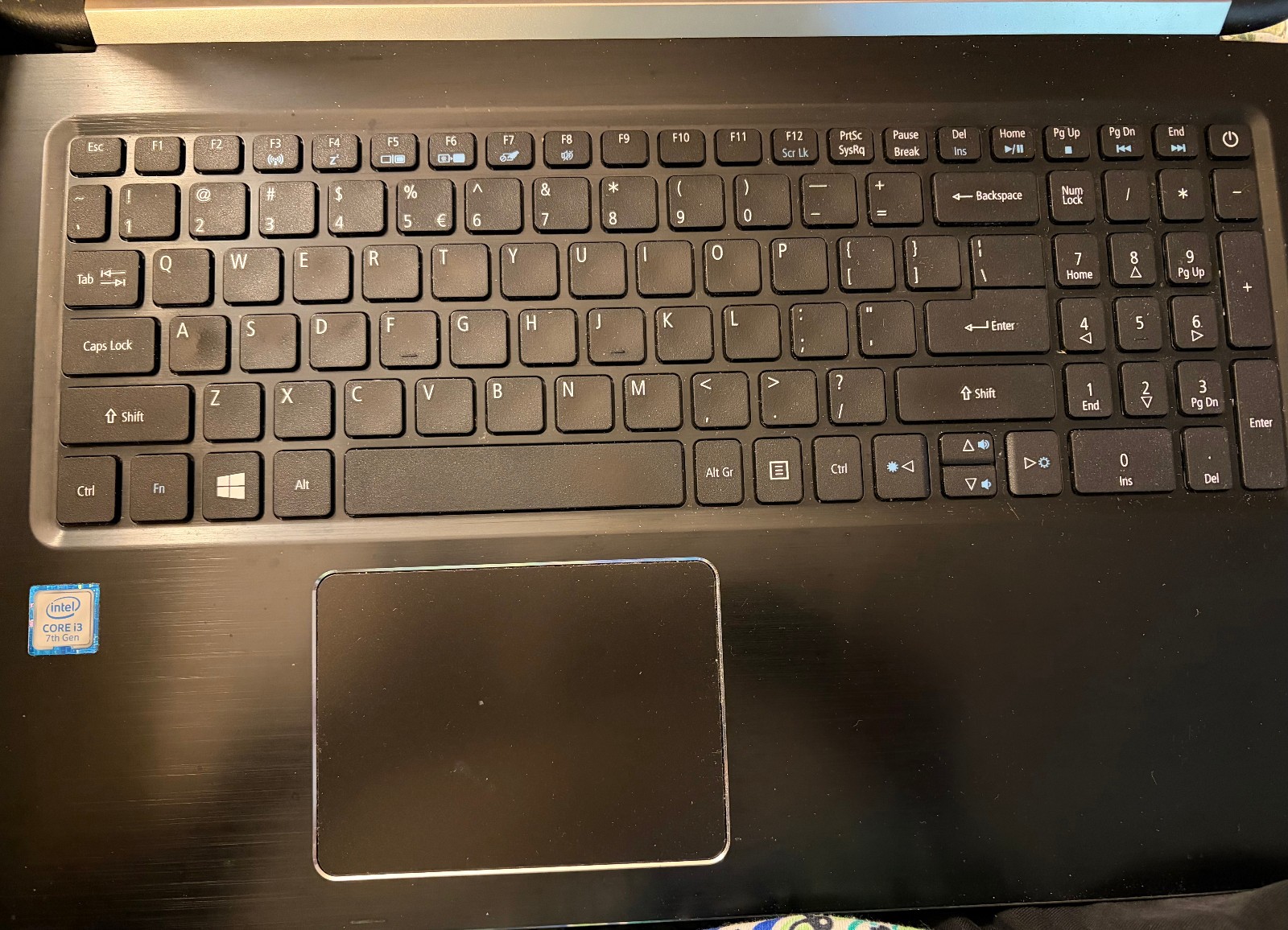 ACER ASPIRE E5-575 15.6″ Laptop | i3-7100U@2.40GHz | 8GB RAM | 1TB HDD | Win 10