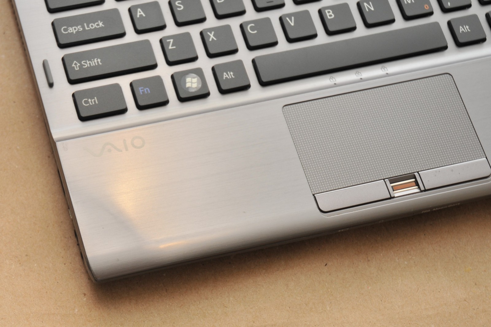 Sony VAIO VGN-Z540E C2Duo P8600 GeForce 9300M GS 320GB HDD 3GB RAM Windows Vista