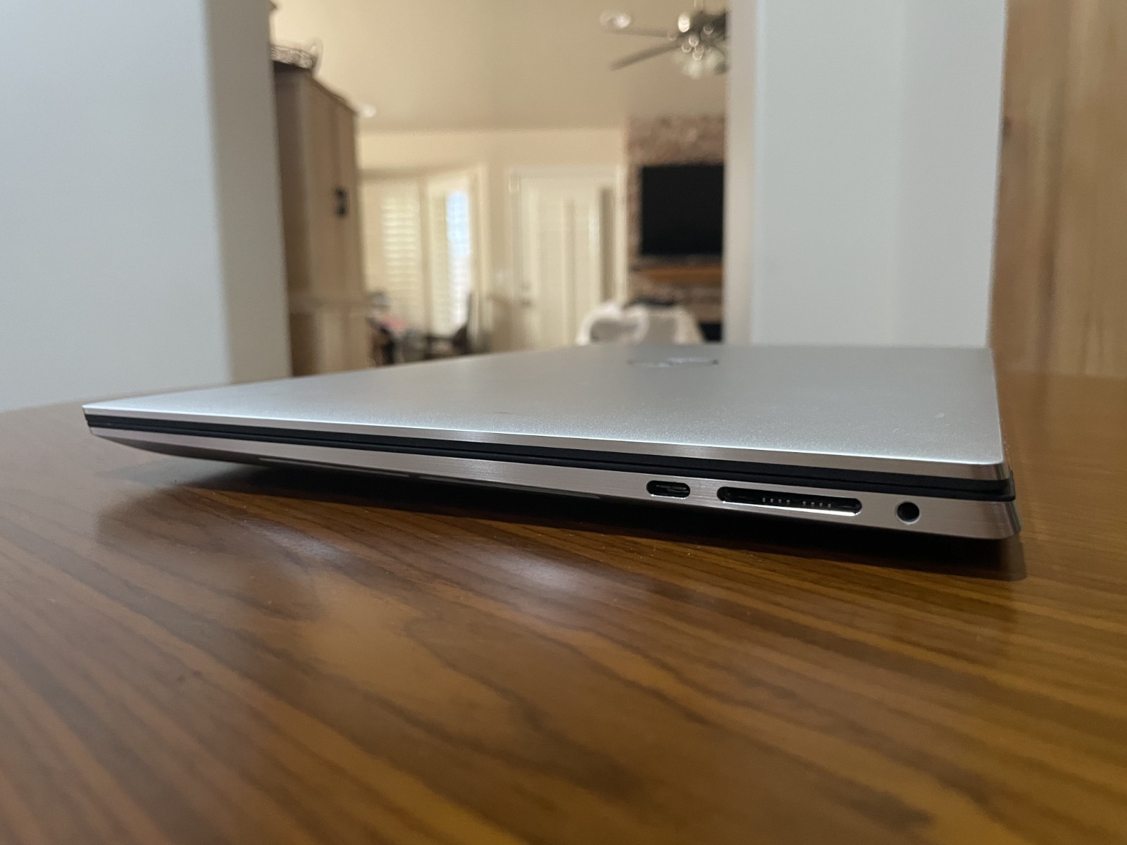 Dell XPS 15 9530 3.5K OLED Touch i7-13700H 32GB 1TB SSD RTX 4050 – 100% Battery