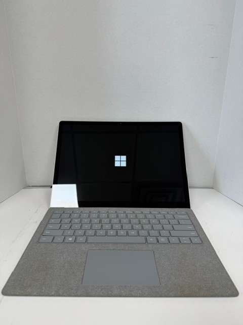 Microsoft Surface Laptop 2 i5-8250U 8GB RAM 128GB *Read Description*