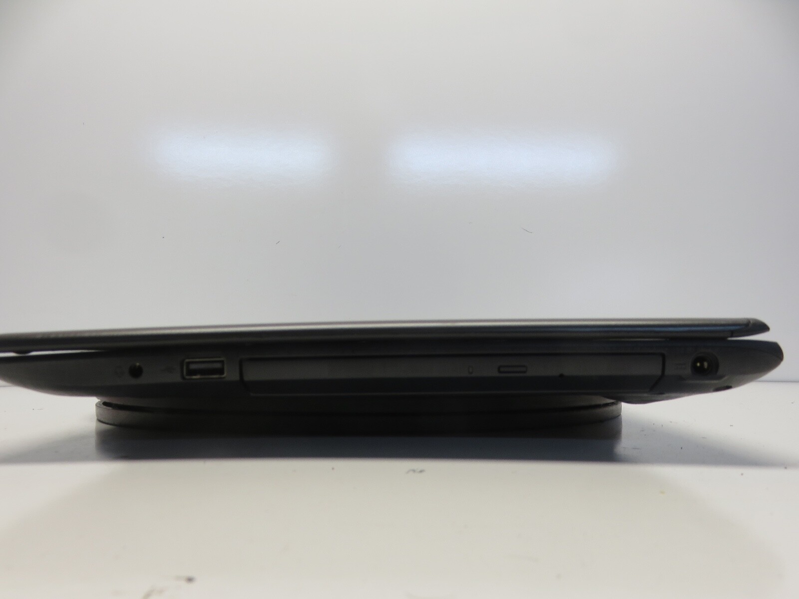 Acer Aspire E5-576 Intel i3-8130U 2.2GHz 6 GB NO HDD No Batt