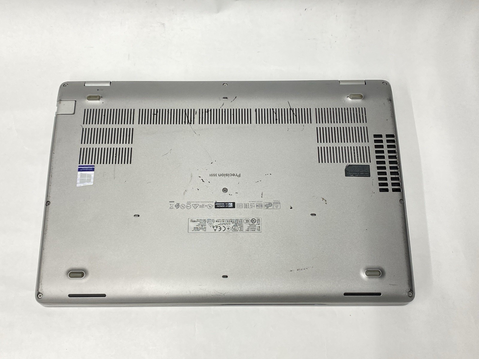 Dell Precision 3551 – Grade C – FHD – i7-10850H – 16GB – 256SSD – W11P