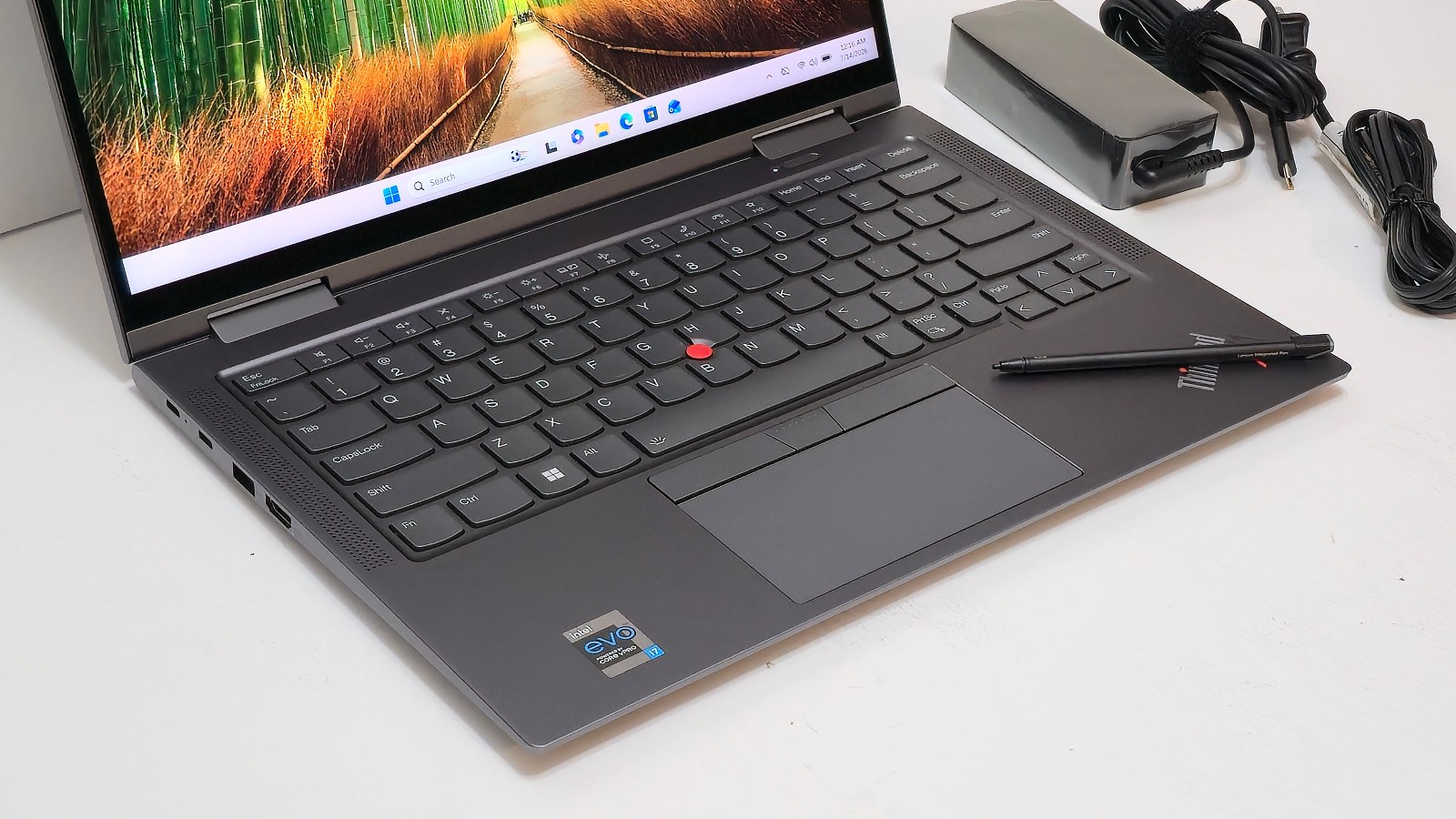 Lenovo ThinkPad X1 Yoga Gen 6 (i7-1185G7 CPU, 32 GB RAM 1 TB SSD) 14″ 4K Touch