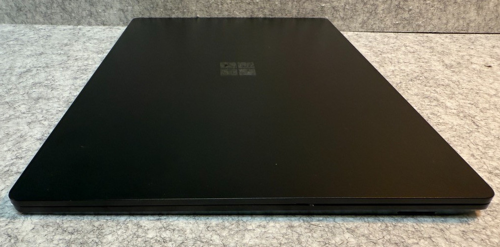 Microsoft Surface Laptop 3 15″ Intel i7-1065G7 16G 512GB SSD Windows 11 Pro