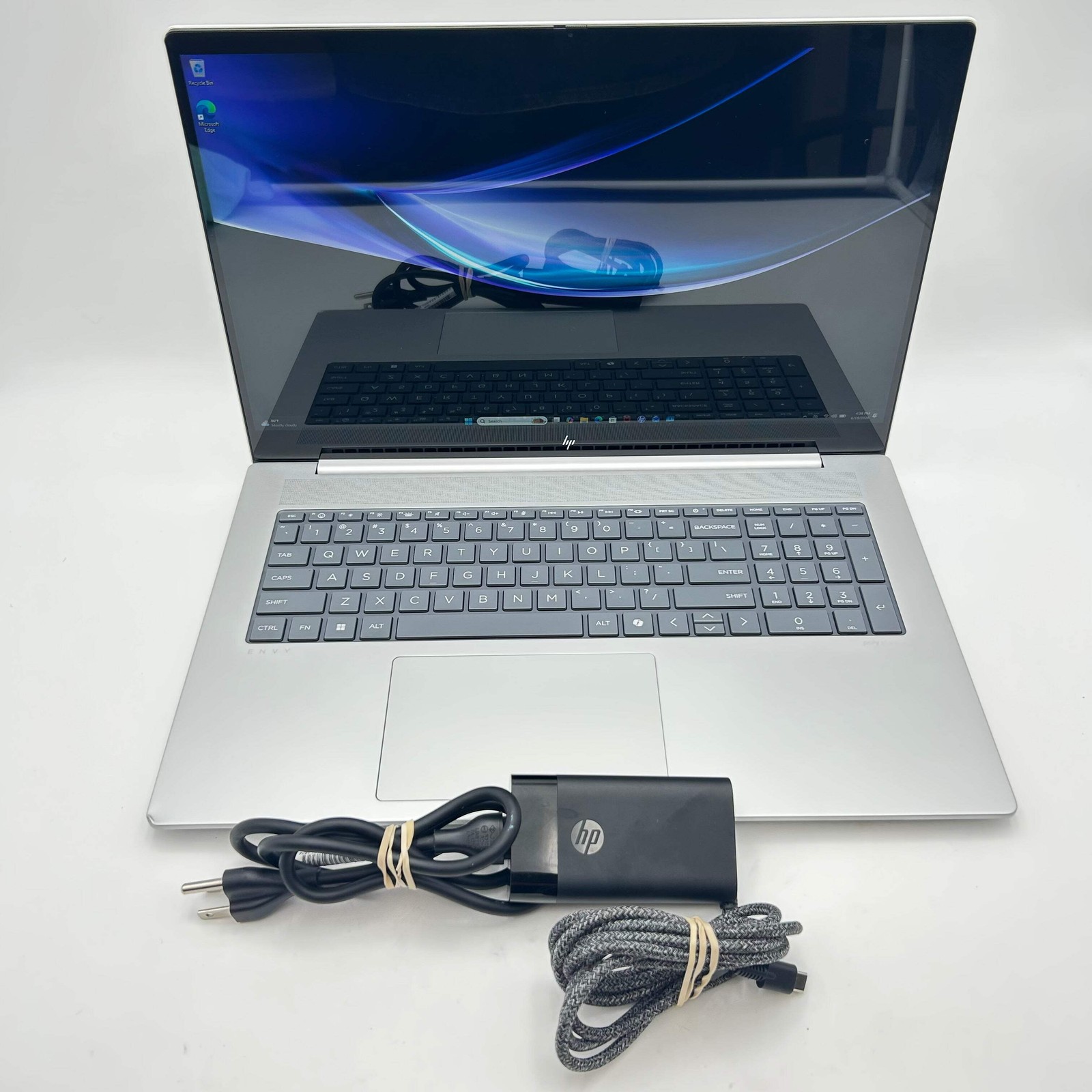 HP 17″ Intel Ultra 7 155U 512GB SSD 16GB RAM 17-DA0047NR – *READ*