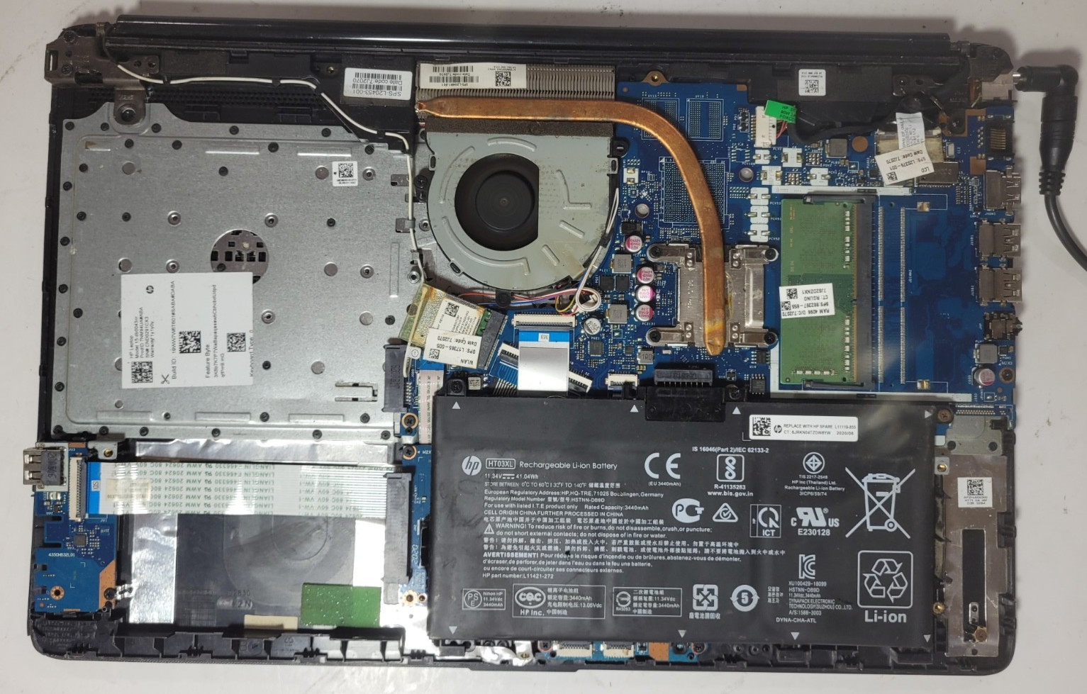 HP Laptop 15-db0xxx w/AMD A4-9125, 4GB RAM 17.3″ Laptop for Parts/Repair #0405