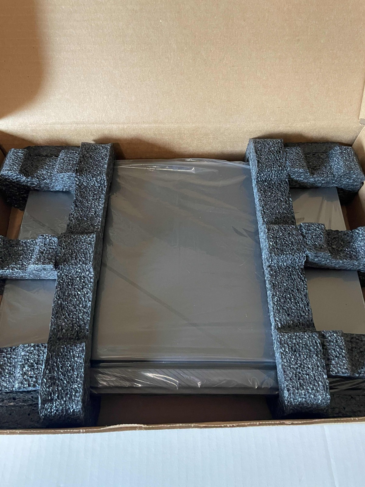 ASUS ROG Strix G18 Gaming 18″ 2.5k Ryzen 9-9955HX 16GB 1TB SSD RTX 5070 RGB KB