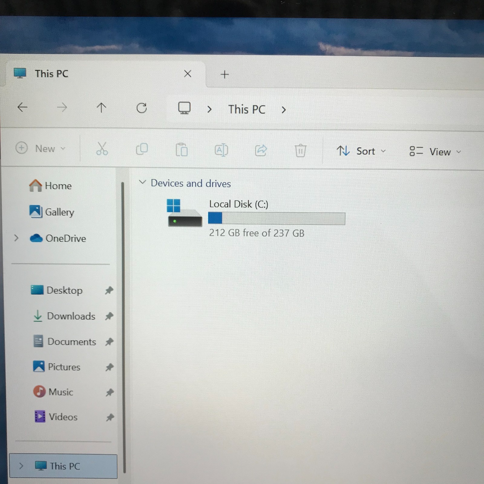 Dell Inspiron 13-7353 2-in-1 13.3″ Touch i7-6500U 8GB RAM 256GB SSD (Windows 11)