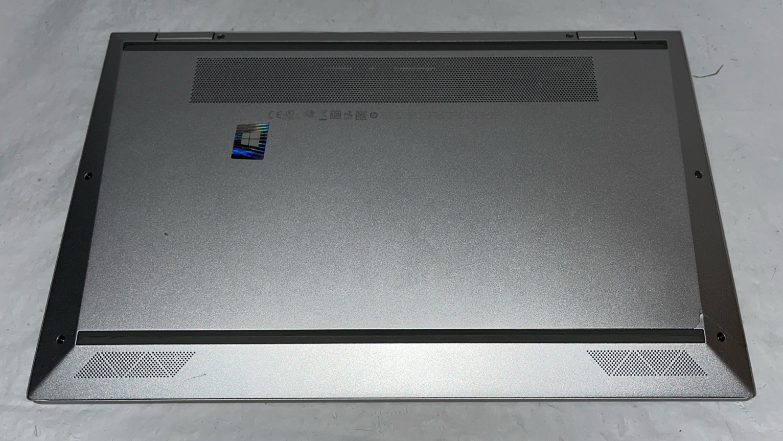 HP EliteBook x360 1040 G8 14″ i5-1135G7@2.4GHz, 16GB RAM, 250GB M2, W11P *READ*