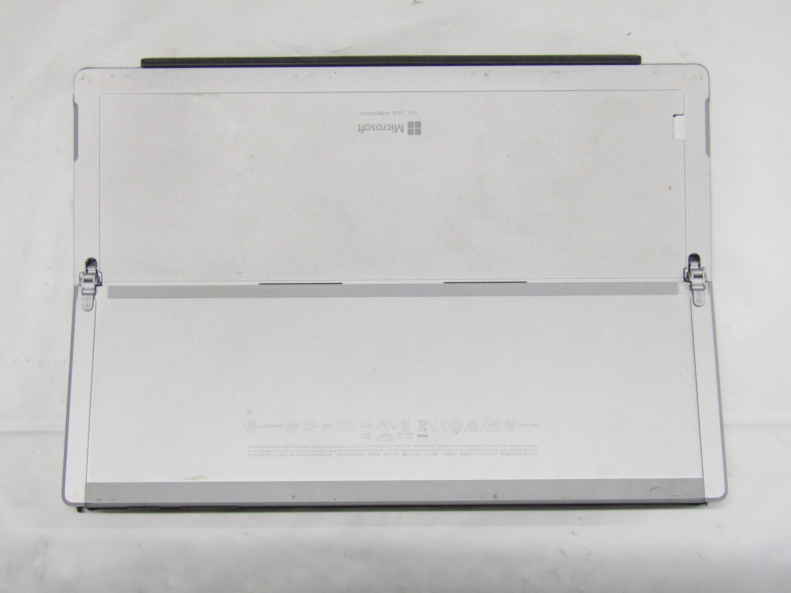 Microsoft Surface Pro 5 Intel i5-7300U 4GB RAM 128GB SSD 12.3″ NO OS BAD BATTERY