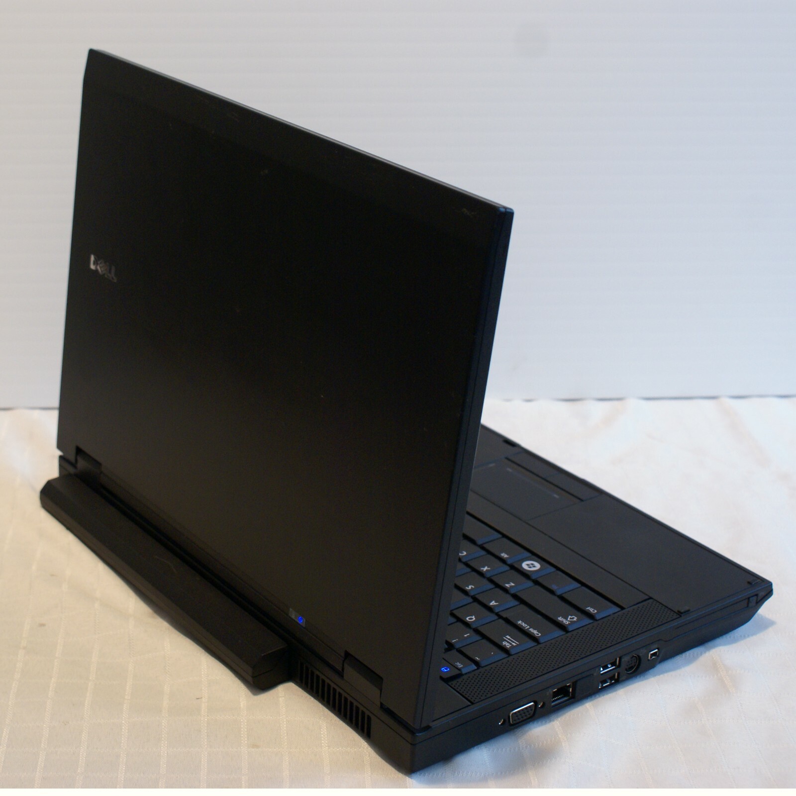 Dell Latitude E5400 Intel C2D P-8400 2.26Ghz 4GB 250GB Windows 10 Pro Ac Adapter
