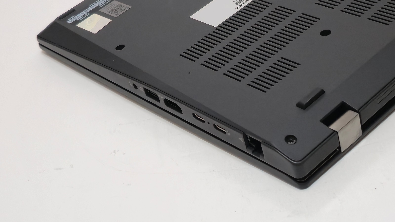 Lenovo ThinkPad P16s Gen 2 Ryzen 7 Pro 2TB SSD 64 GB RAM Radeon 780M 4GB Touch