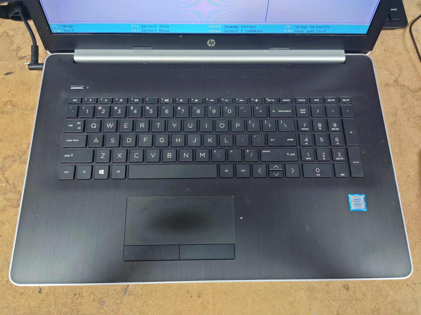 HP Laptop 17-by1071cl 17.3″ FHD i7-8565U 8GB RAM No OS/SSD
