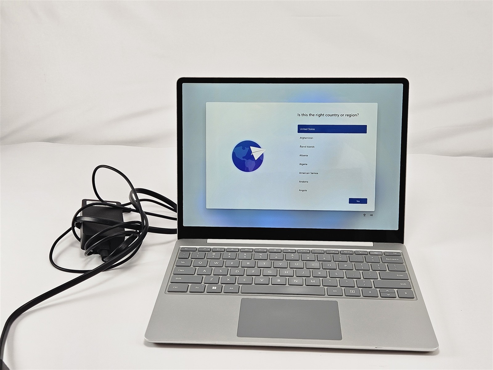 Surface Laptop Go 2 16GB RAM 256GB SSD i5-1135G7 Microsoft Win11 Home