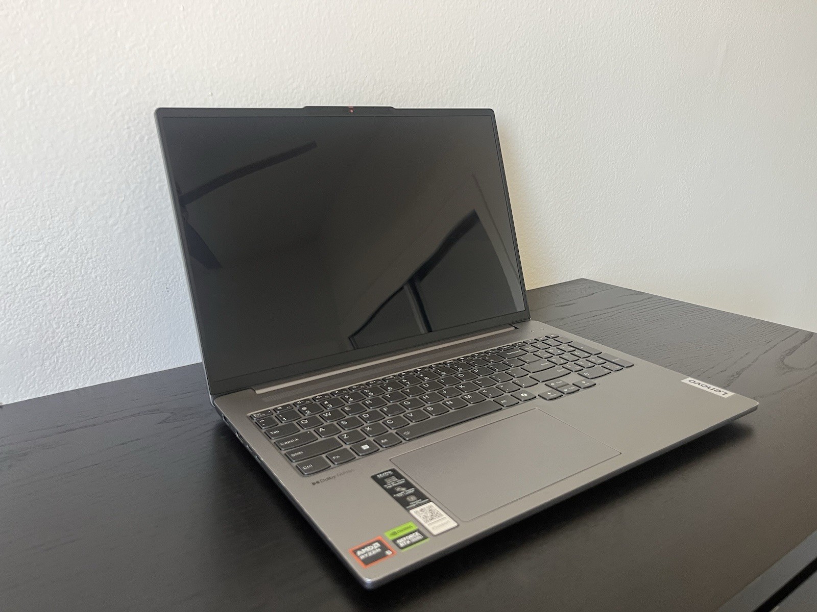 Lenovo IdeaPad Pro 5 16AHP9 16″ Ryzen 5 RTX 3050 16 GB Ram 1 TB SSD OLED Screen