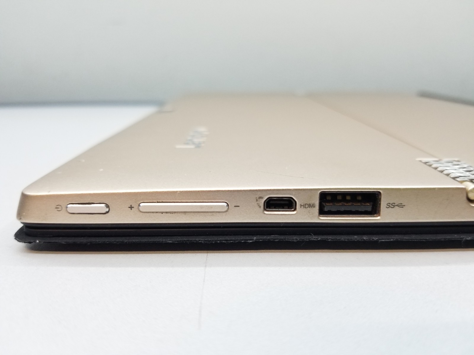 AS-IS Lenovo IdeaPad MIIX 700 12″ Intel m5-6Y54 1.1GHz 8GB RAM 512GB M.2 W11Pro