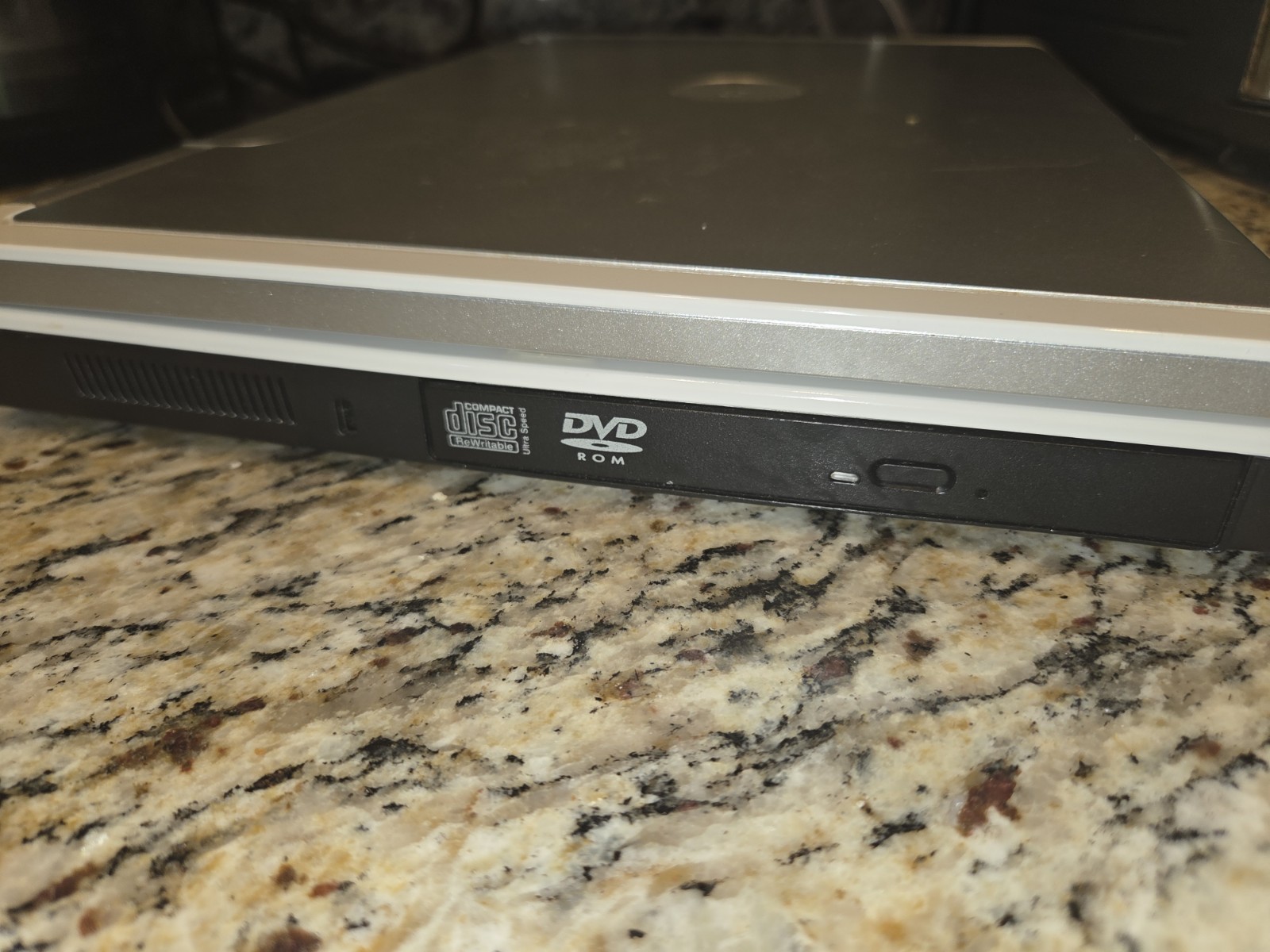 Dell Inspiron 1501 AMD Athlon x2, Fully Functional, Phenomenal Condition