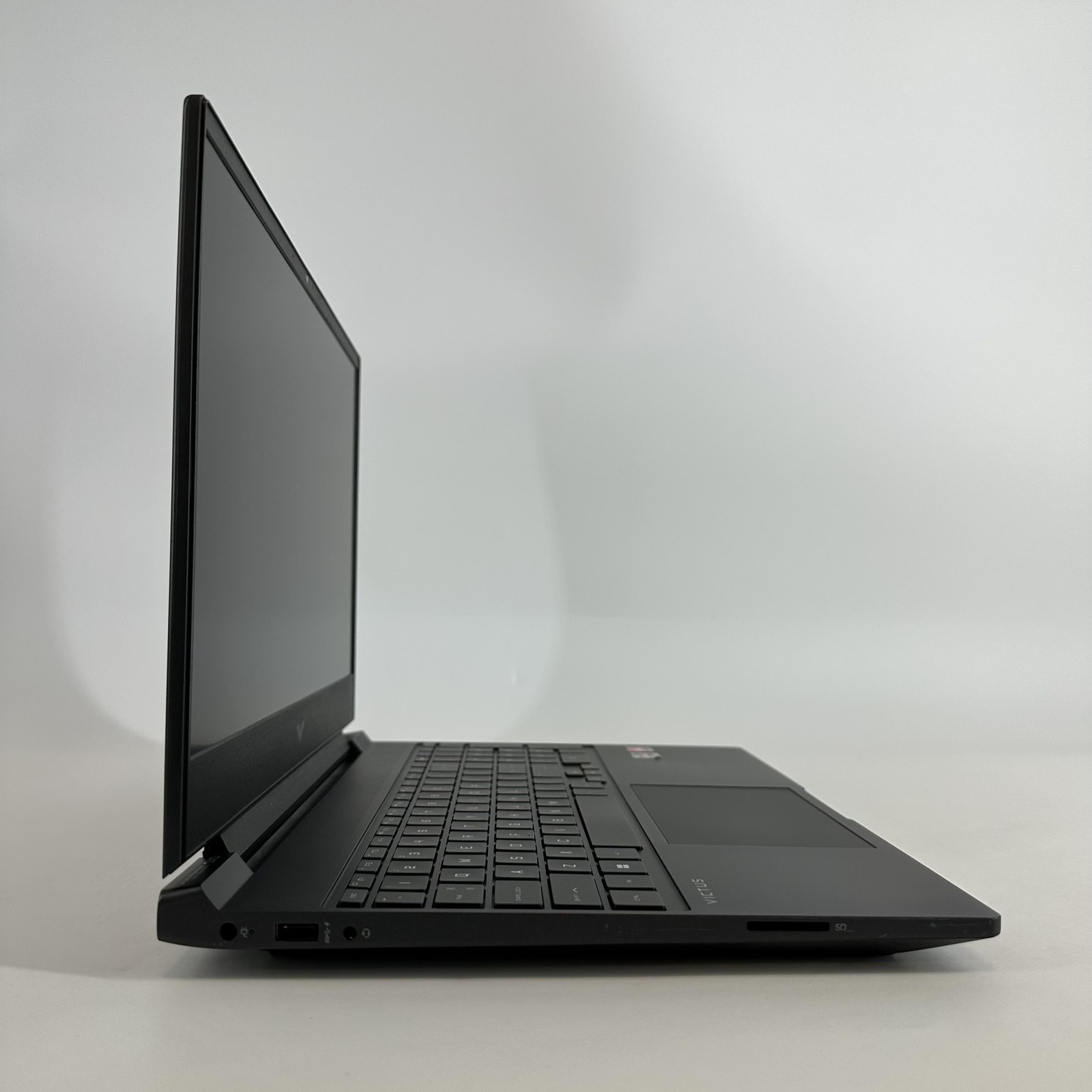 HP Victus 15.6 144Hz FHD 3.3 GHz Ryzen 5 7535HS 16GB 512GB SSD AMD RX 6550M