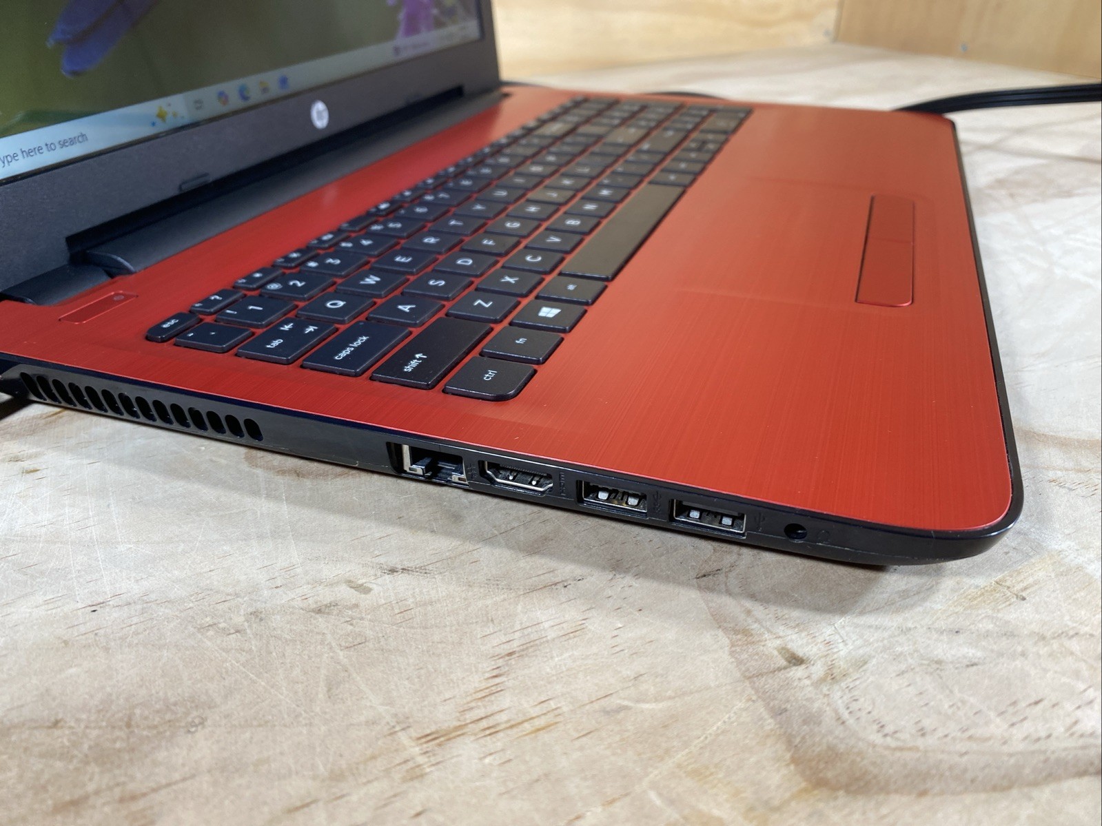 HP 15-Pavilion AMD E2-7110 APU@1.8GHz 4GB Ram 1 Tb HDD Win 10 Bad Batt