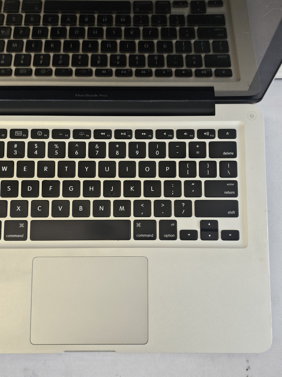 Apple MacBook A1278 Laptop – Intel Duo P8600 – 4GB RAM – BAD BATT – Parts – READ