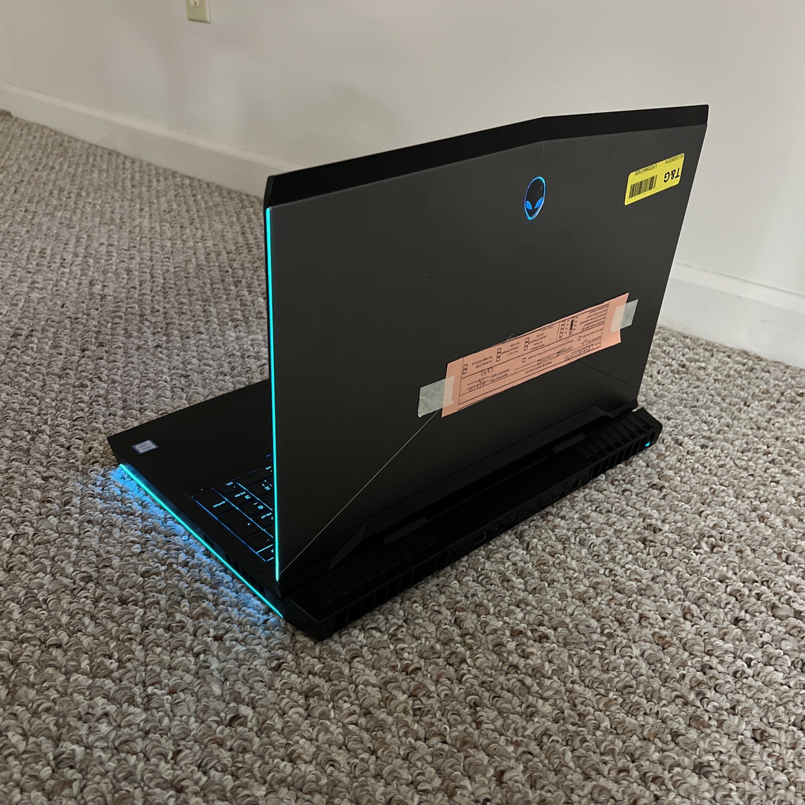 ALIENWARE 17 R4 17.3″ FHD I7-7700HQ 1TB HD / 120GB SSD 16GB Nvidia GTX 1060